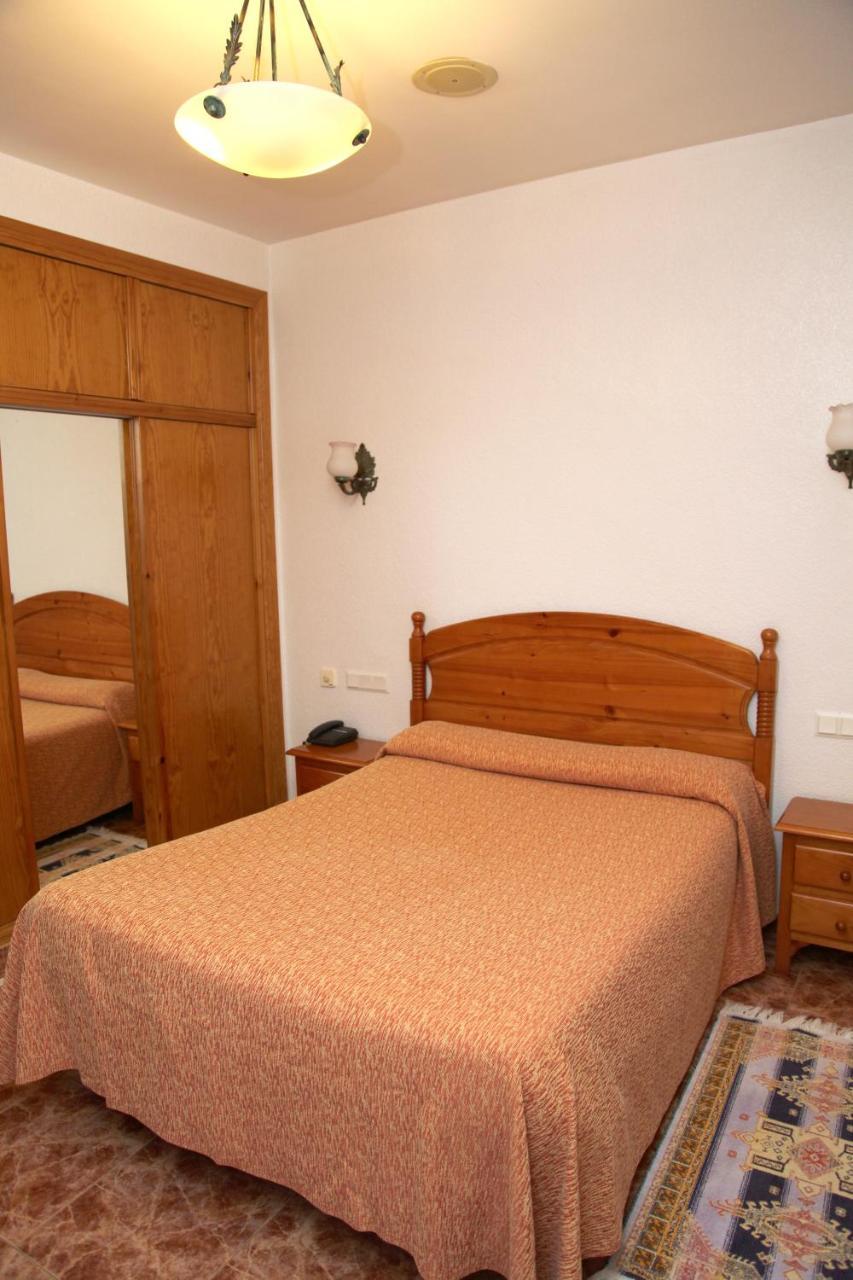 Hotel Los Arcos El Alquián Εξωτερικό φωτογραφία
